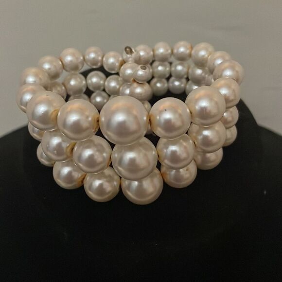 4” x 1.5” 3-row lustrous white simulated pearl angled cuff bracelet - Picture 3 of 10